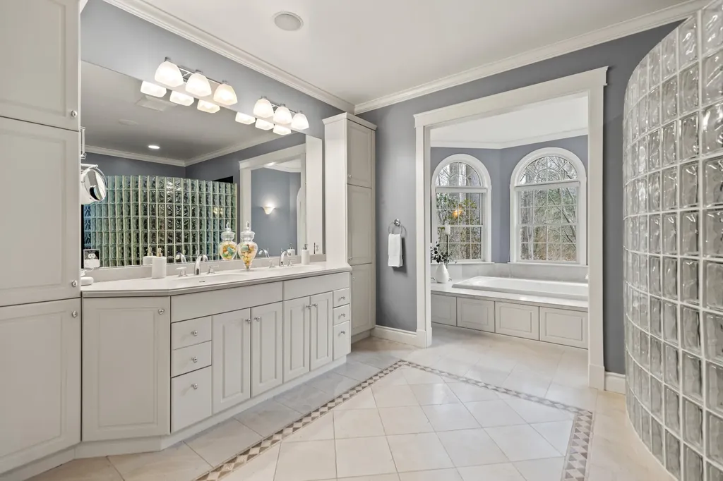 6 Baltusrol Circle Falmouth ME 04105