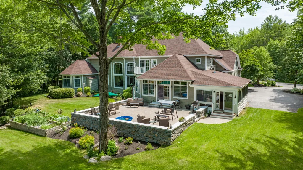 6 Baltusrol Circle Falmouth ME 04105