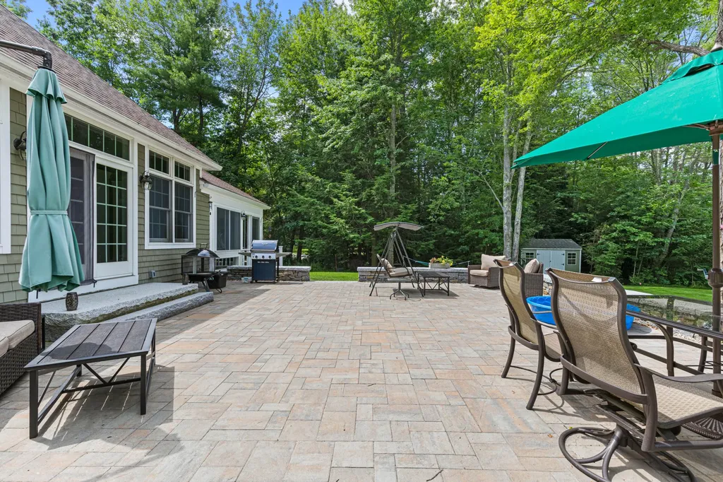 6 Baltusrol Circle Falmouth ME 04105