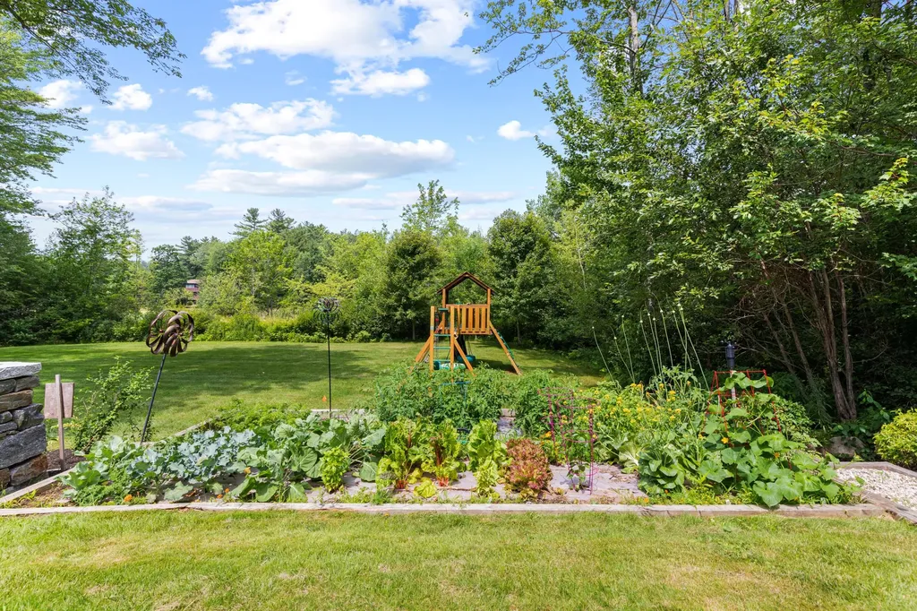 6 Baltusrol Circle Falmouth ME 04105