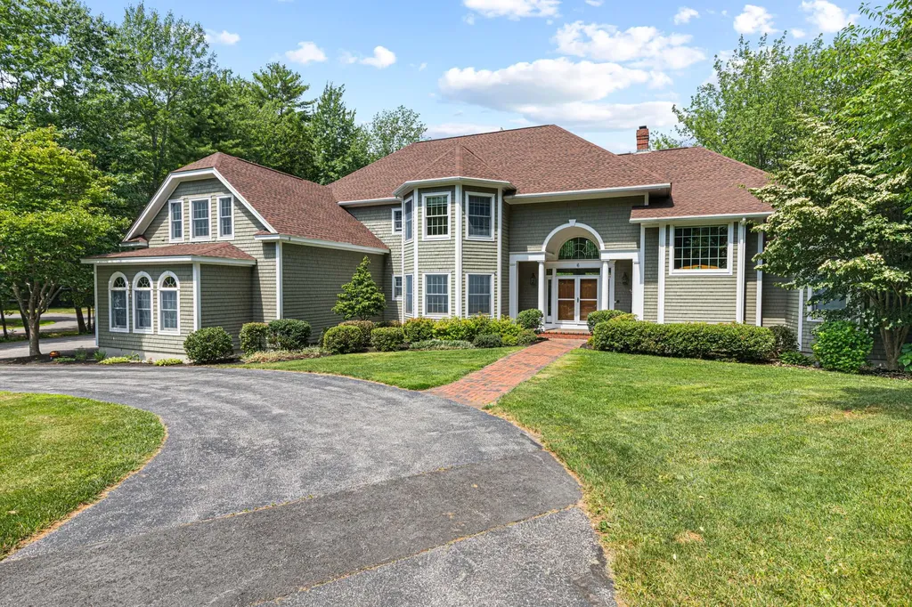 6 Baltusrol Circle Falmouth ME 04105