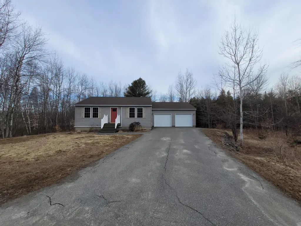 89 Benjamins Way Bangor ME 04401