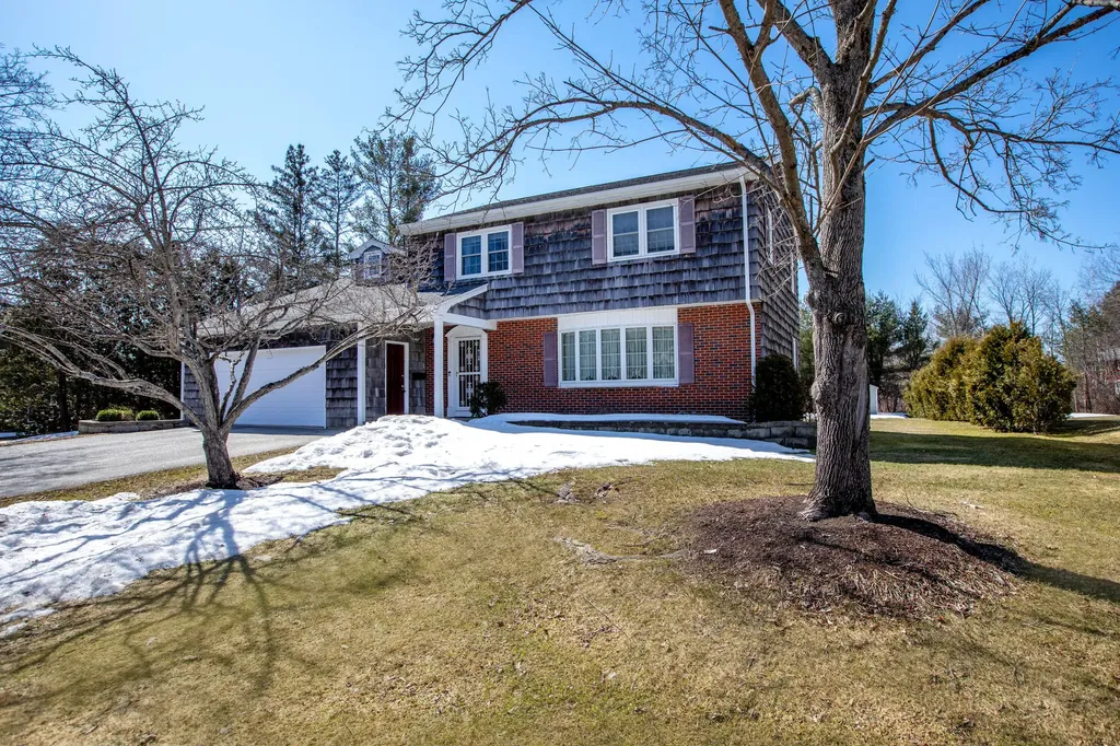 6 Champlain Avenue Lewiston ME 04240