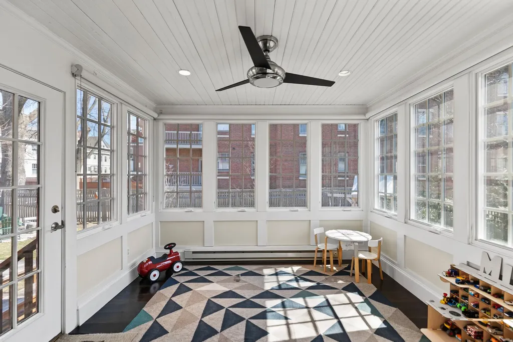 23 Neal Street Portland ME 04102
