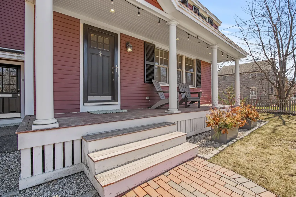 23 Neal Street Portland ME 04102
