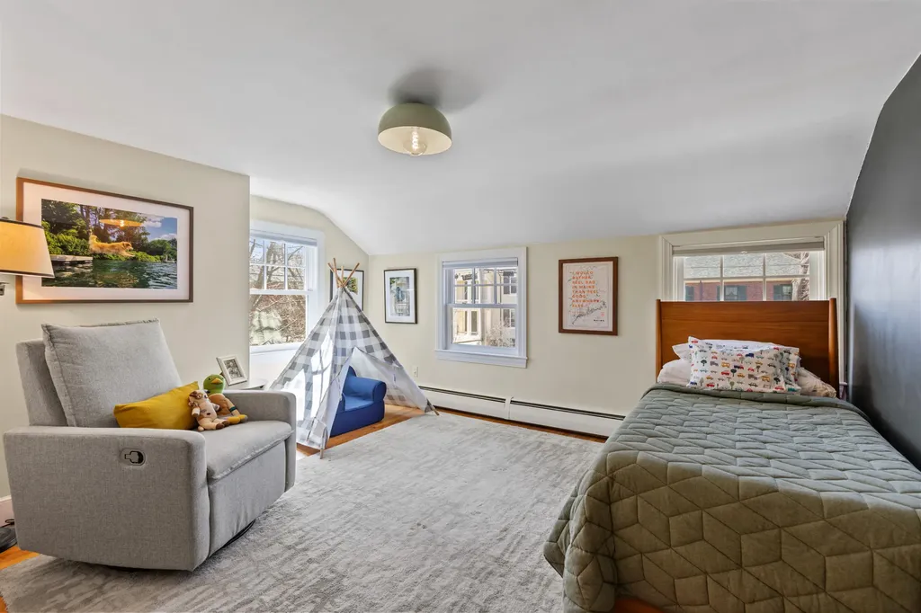 23 Neal Street Portland ME 04102