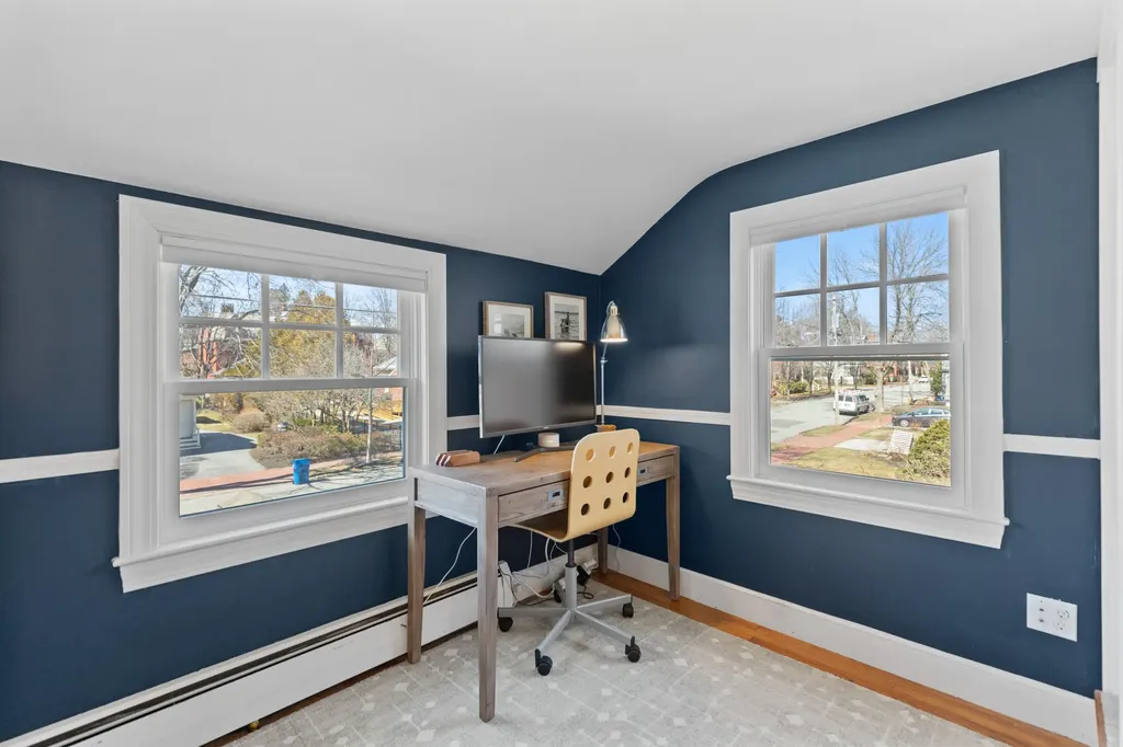 23 Neal Street Portland ME 04102