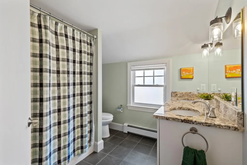 23 Neal Street Portland ME 04102