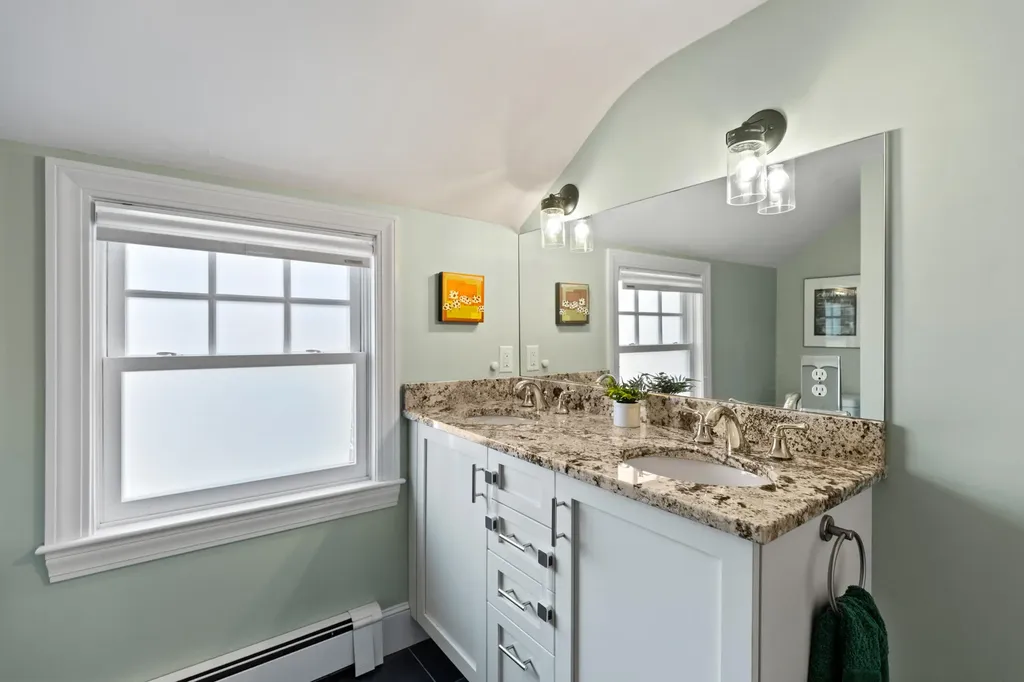 23 Neal Street Portland ME 04102