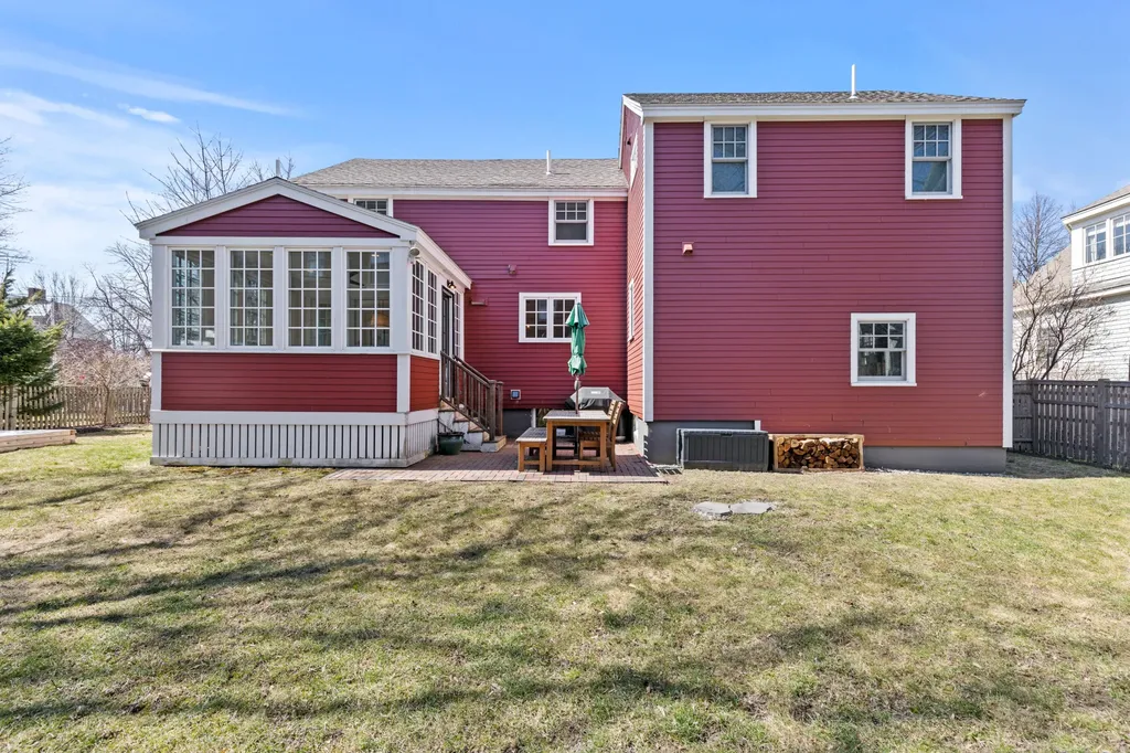 23 Neal Street Portland ME 04102