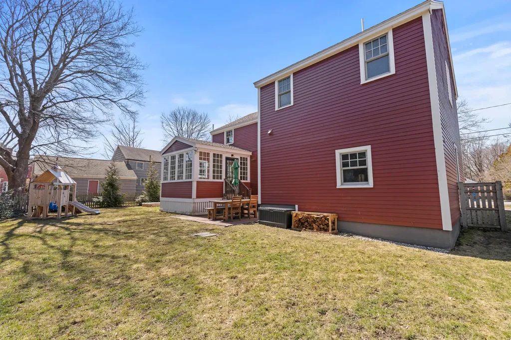 23 Neal Street Portland ME 04102