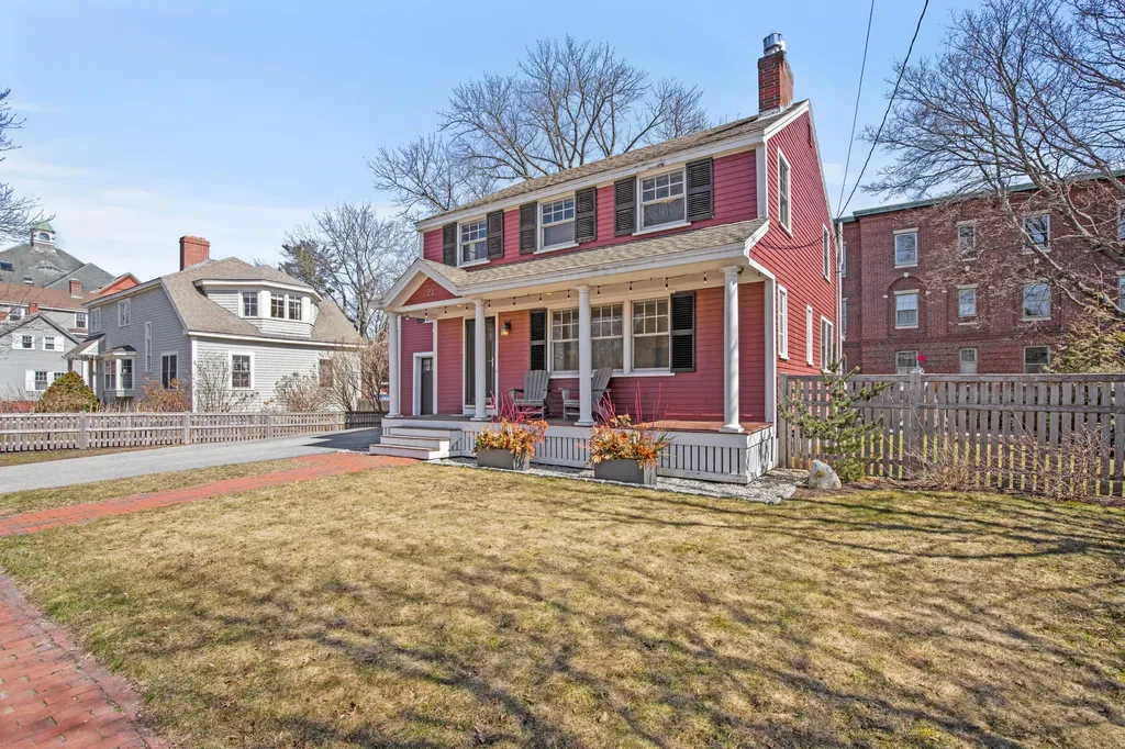 23 Neal Street Portland ME 04102