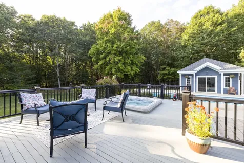 75 Land Of Nod Windham ME 04062