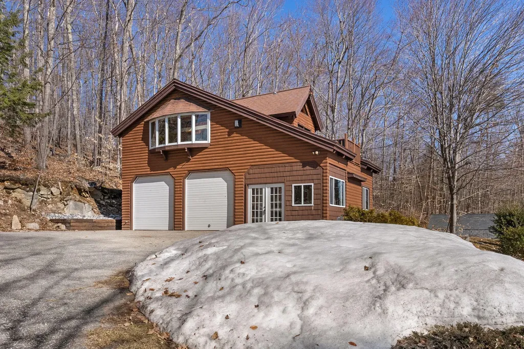 15 State Route 121 Otisfield ME 04270