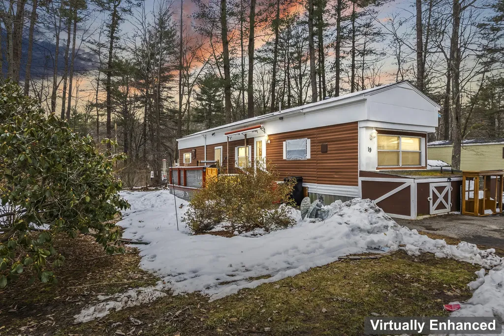 19 Hawk Way Eliot ME 03903