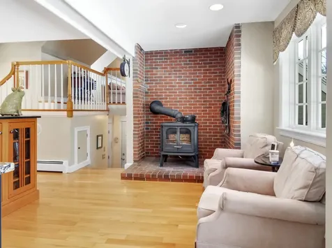 44 Sturbridge Lane Cumberland ME 04021