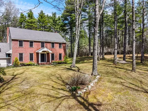 44 Sturbridge Lane Cumberland ME 04021
