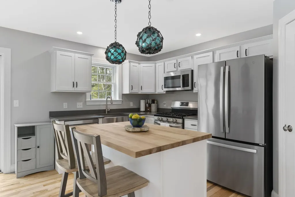 5 Nyasa Lane Brunswick ME 04011