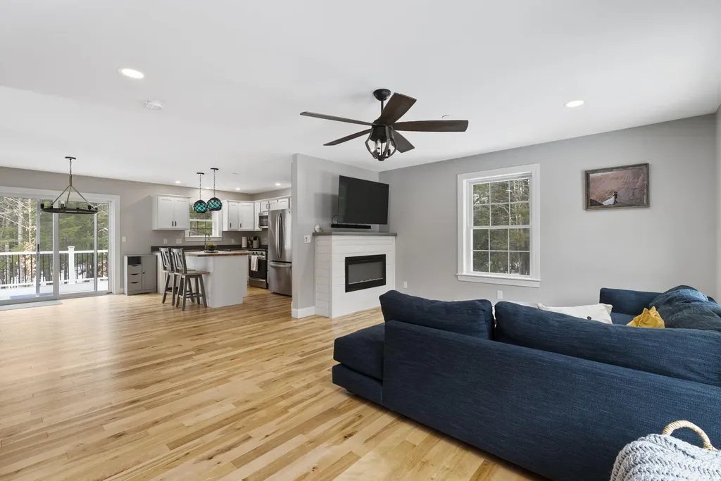 5 Nyasa Lane Brunswick ME 04011