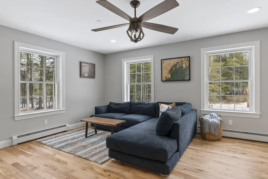 5 Nyasa Lane Brunswick ME 04011