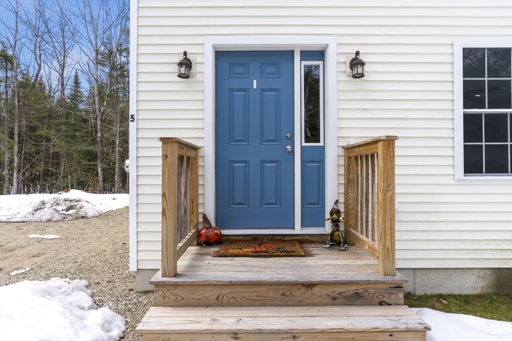 5 Nyasa Lane Brunswick ME 04011