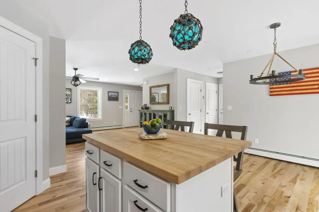 5 Nyasa Lane Brunswick ME 04011