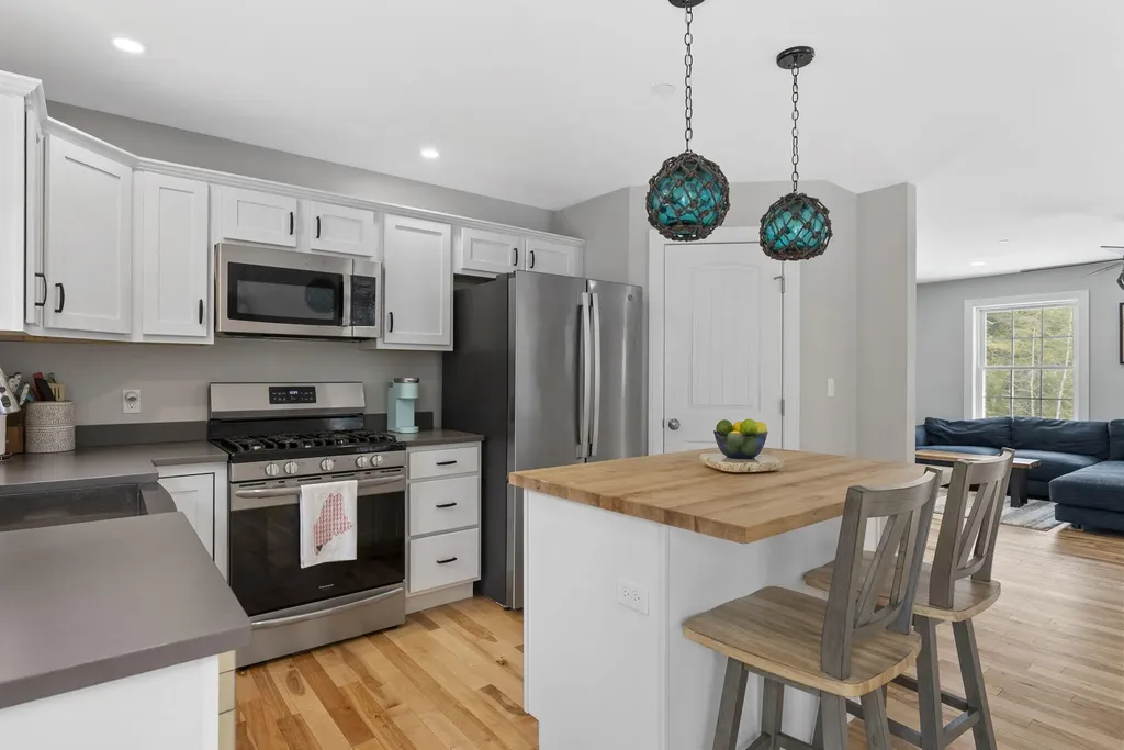 5 Nyasa Lane Brunswick ME 04011