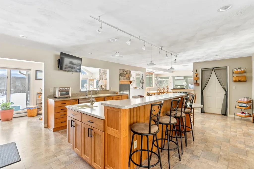 456 Buckfield Road Turner ME 04282