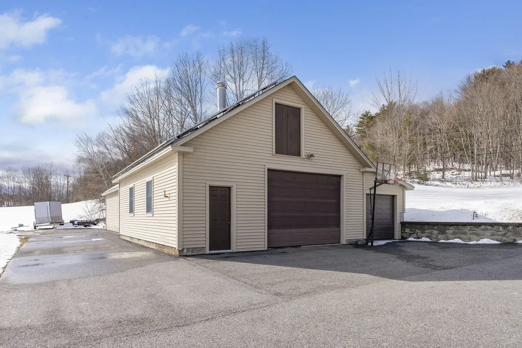 456 Buckfield Road Turner ME 04282
