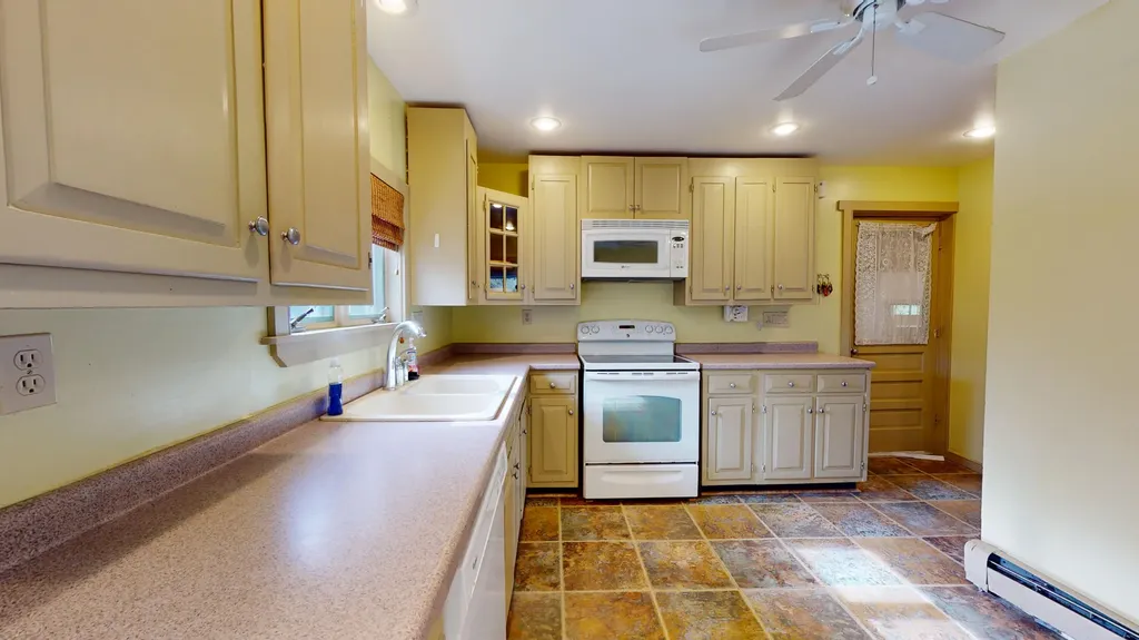 297 Birch Point Road Wiscasset ME 04578