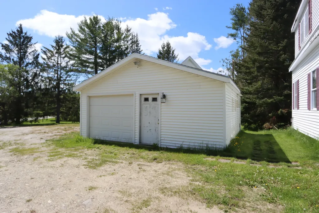 297 Birch Point Road Wiscasset ME 04578