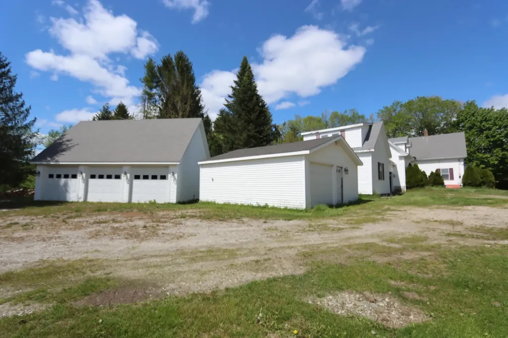 297 Birch Point Road Wiscasset ME 04578