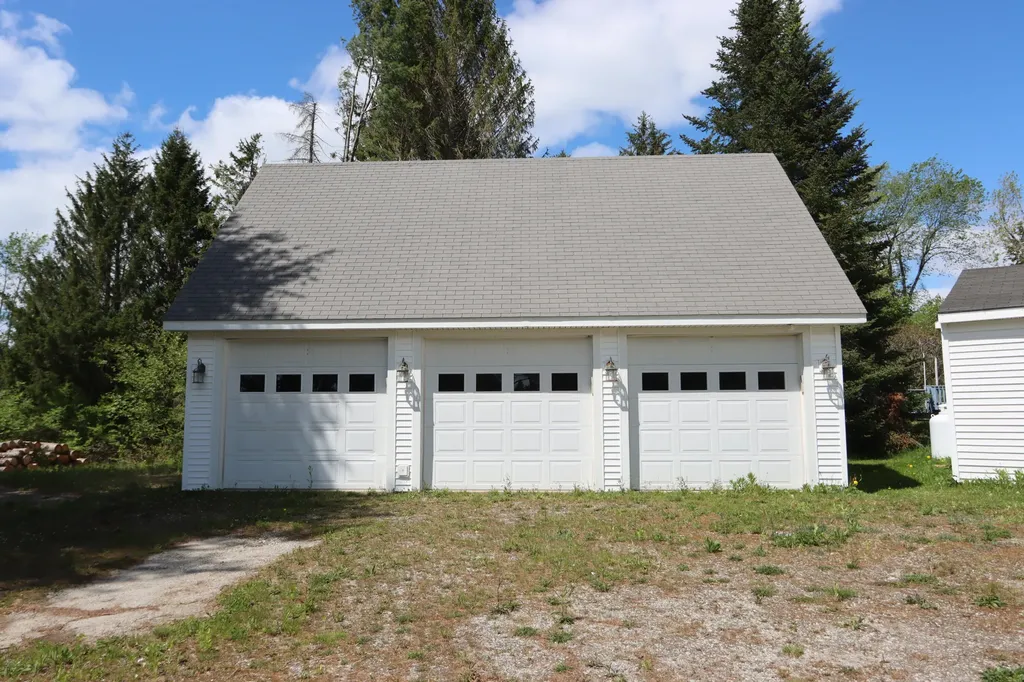 297 Birch Point Road Wiscasset ME 04578