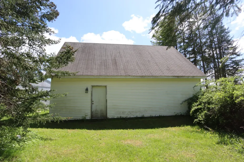 297 Birch Point Road Wiscasset ME 04578