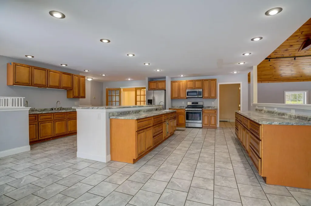 17 Castle Farm Drive Hebron ME 04238