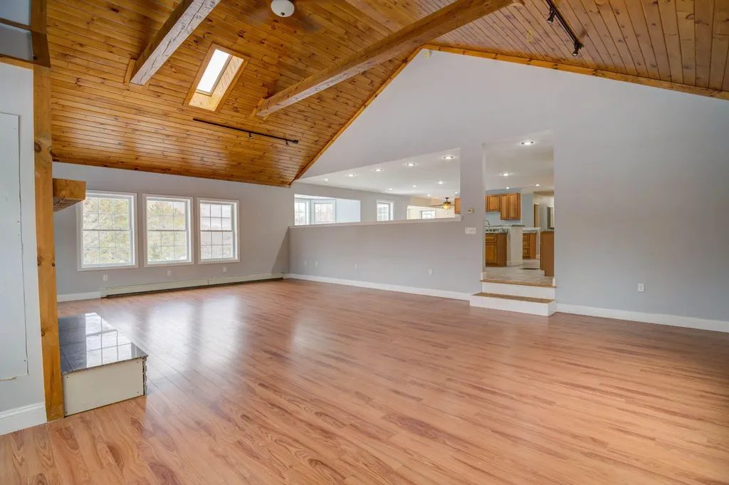 17 Castle Farm Drive Hebron ME 04238