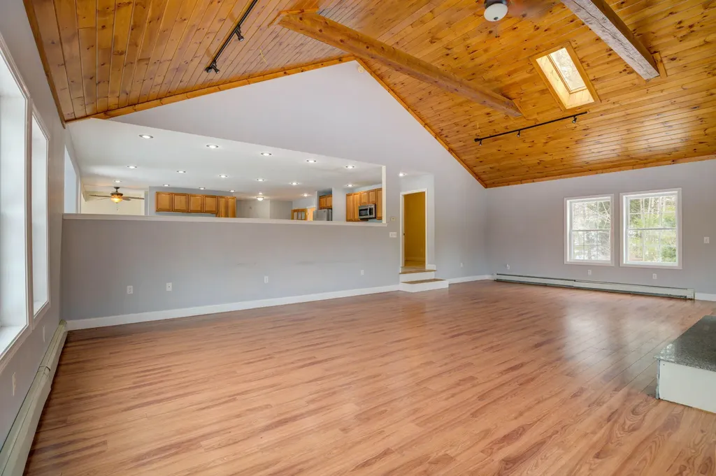 17 Castle Farm Drive Hebron ME 04238
