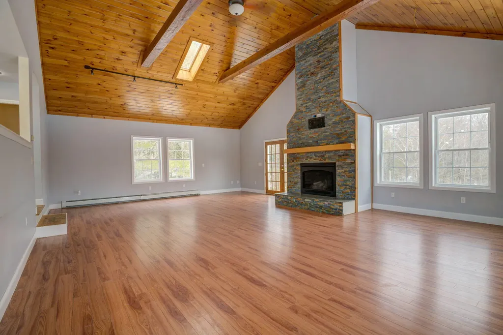 17 Castle Farm Drive Hebron ME 04238