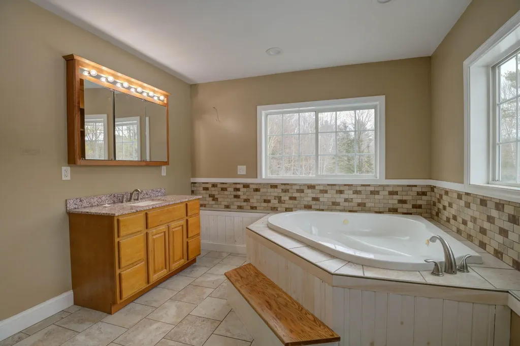 17 Castle Farm Drive Hebron ME 04238