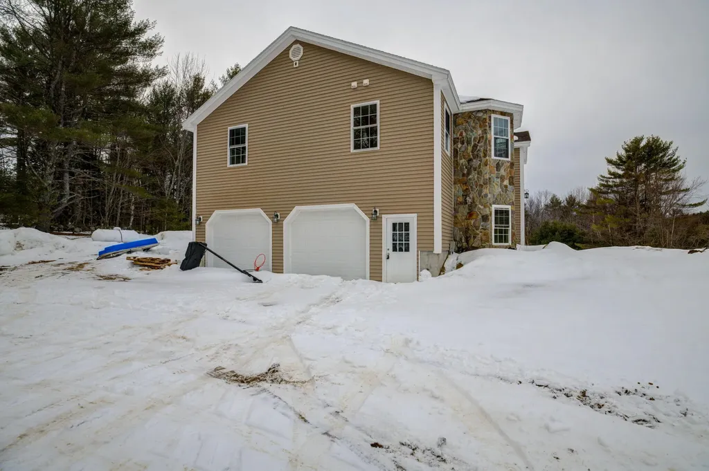 17 Castle Farm Drive Hebron ME 04238
