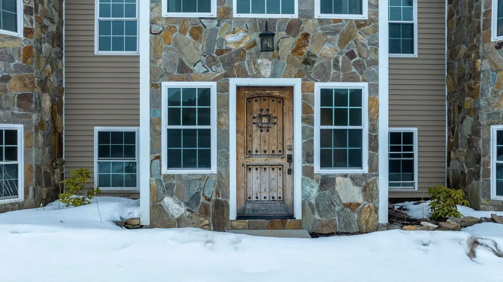17 Castle Farm Drive Hebron ME 04238