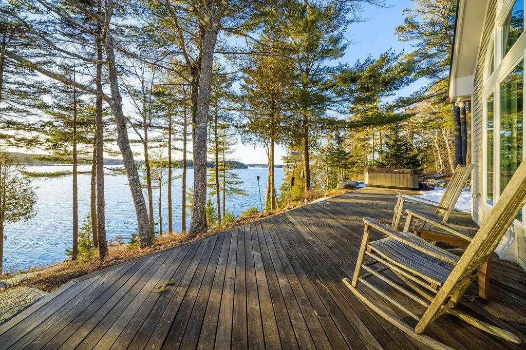 93 Abbott Cove Road West Bath ME 04530