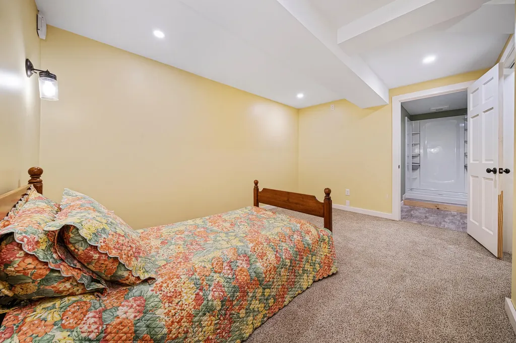 93 Abbott Cove Road West Bath ME 04530