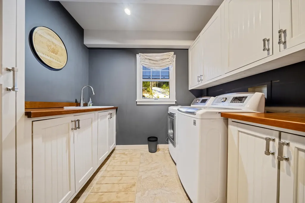 93 Abbott Cove Road West Bath ME 04530