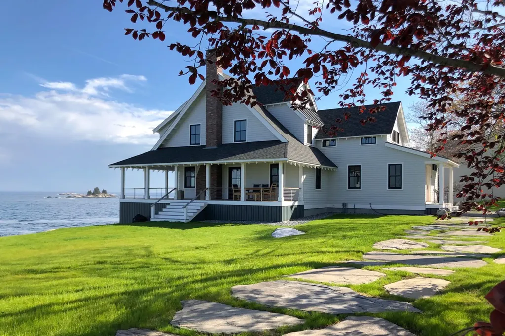 36 Salt Pond Road Bristol ME 04554