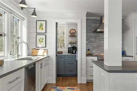 36 Salt Pond Road Bristol ME 04554