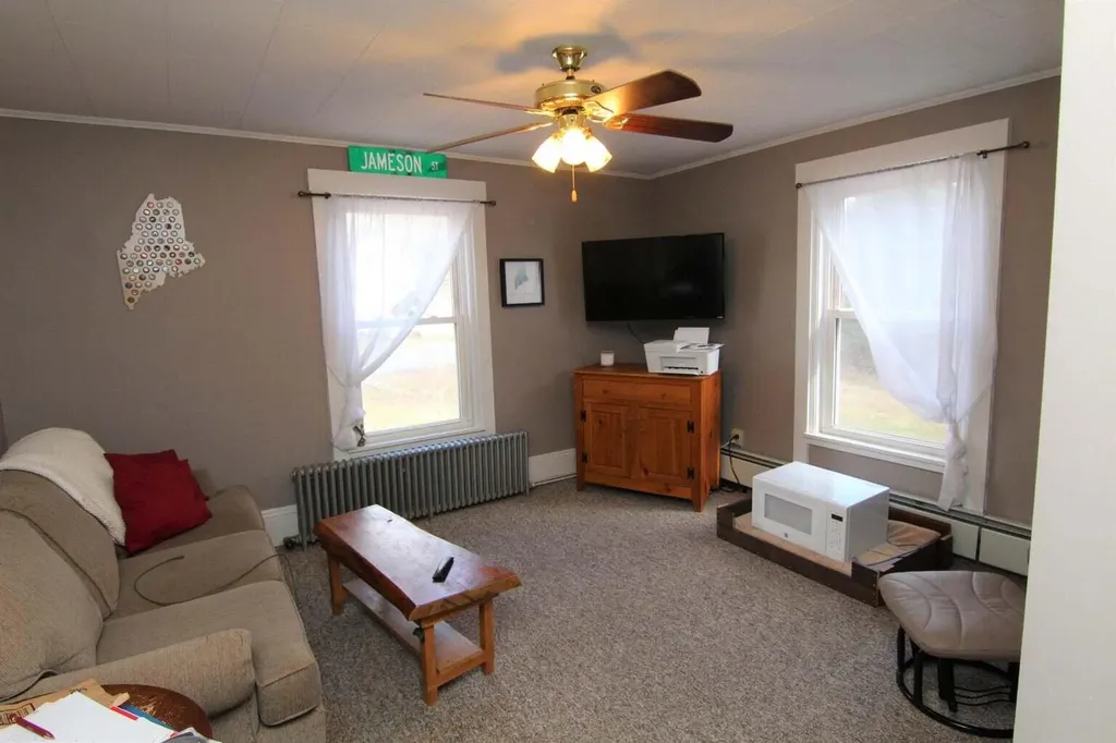 1285 State Street Veazie ME 04401
