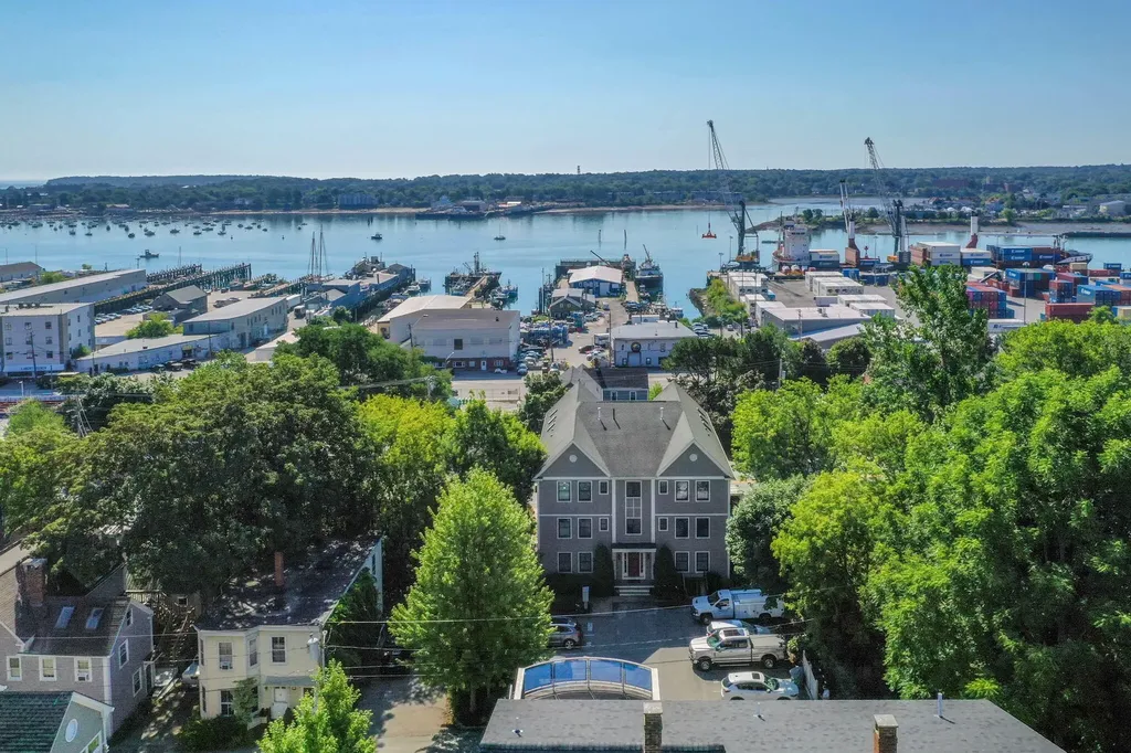16 Guilford Court Portland ME 04101