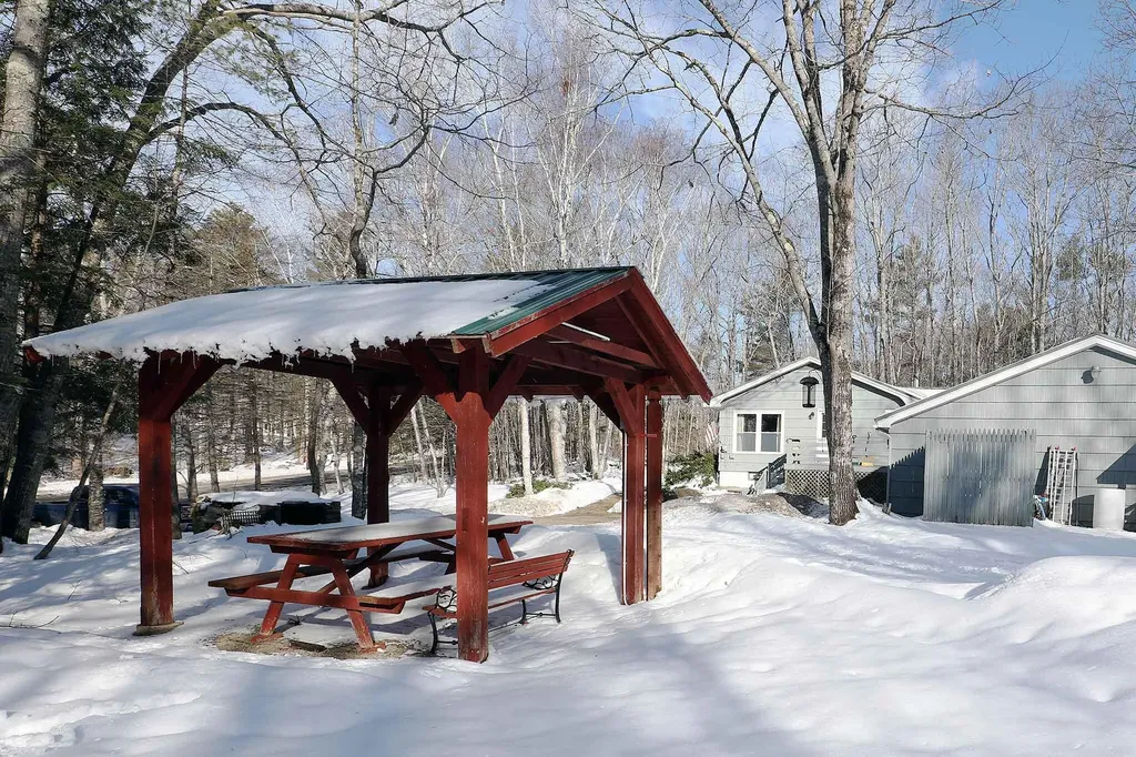 746 East Pittston Road Pittston ME 04345