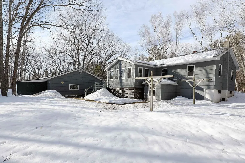746 East Pittston Road Pittston ME 04345